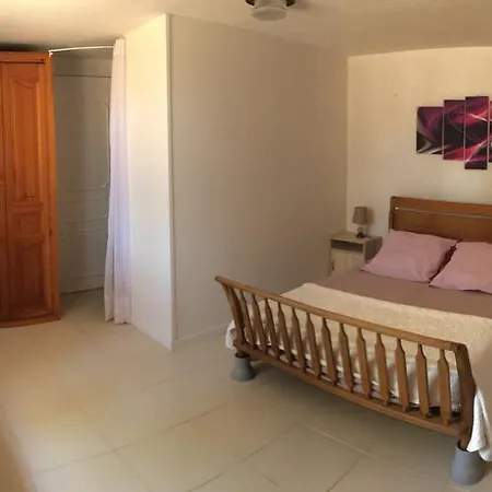 Domaine Amandiers - *
